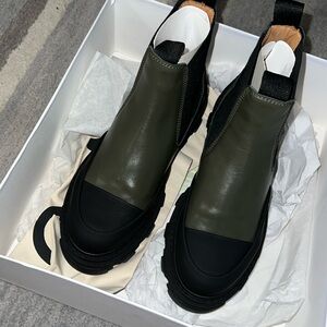 GANNI Leather Chelsea Boots